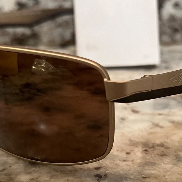 Maui Jim BACKSWING Polarized Sunglasses 709-16A Gold/Bronze Glass MSRP $349 New - Picture 9 of 16